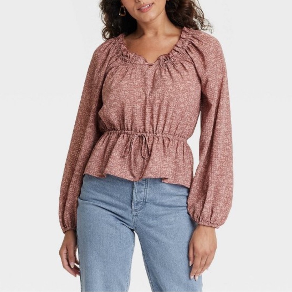 Universal Thread Floral Blouse in Burgundy - Picture 7 of 9